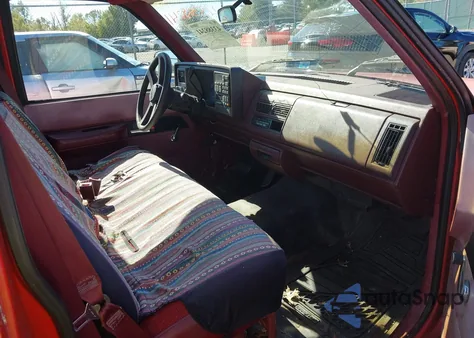 1993 Chevrolet Gmt-400 C1500 из США, поврежденный, VIN 1GCEC14Z3PZ170144